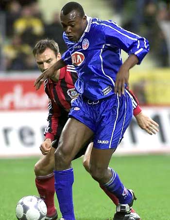 事的激烈競 事的激烈競