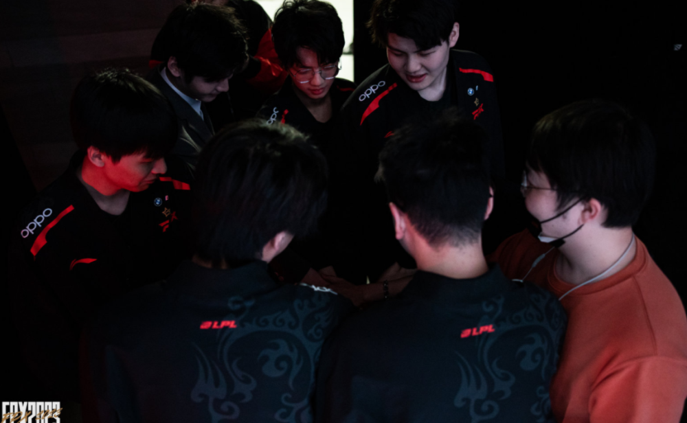 决无疑是一 决无疑是一